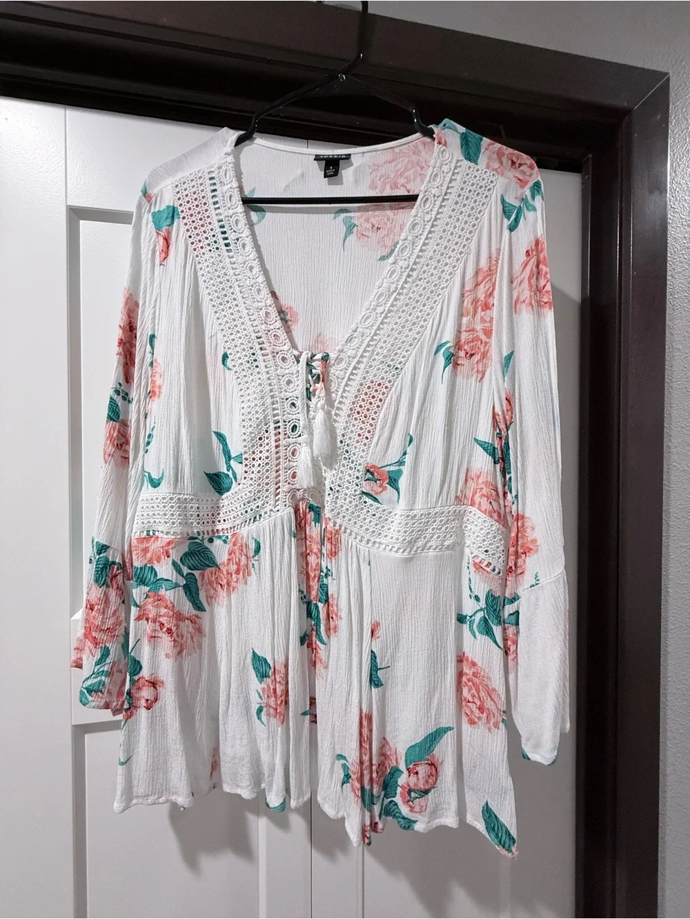 torrid White Peasant Tunic with Pink Floral & Teal Leaves